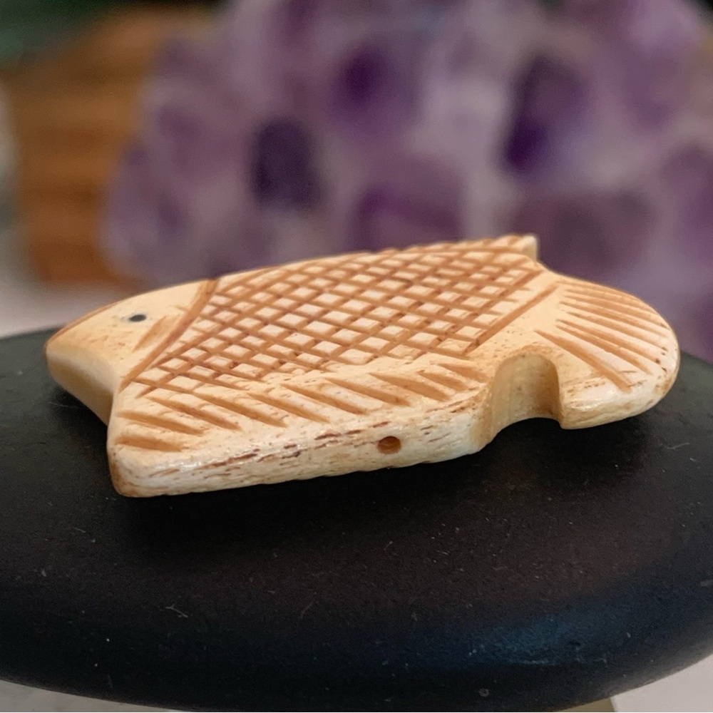 Vintage Fish Bone Bead Native American Style Hand Carved Fetish Animal Mini 1.3" - Picture 5 of 11